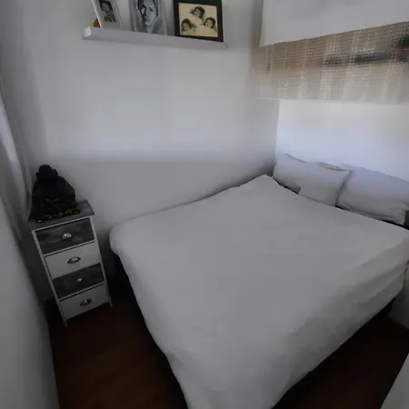 شقة Nice 31 M Bright With Garden And Balcony